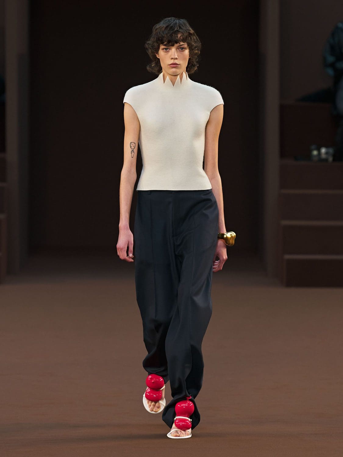 Loewe Herbst Winter 2022-2023 Paris Runway Magazin