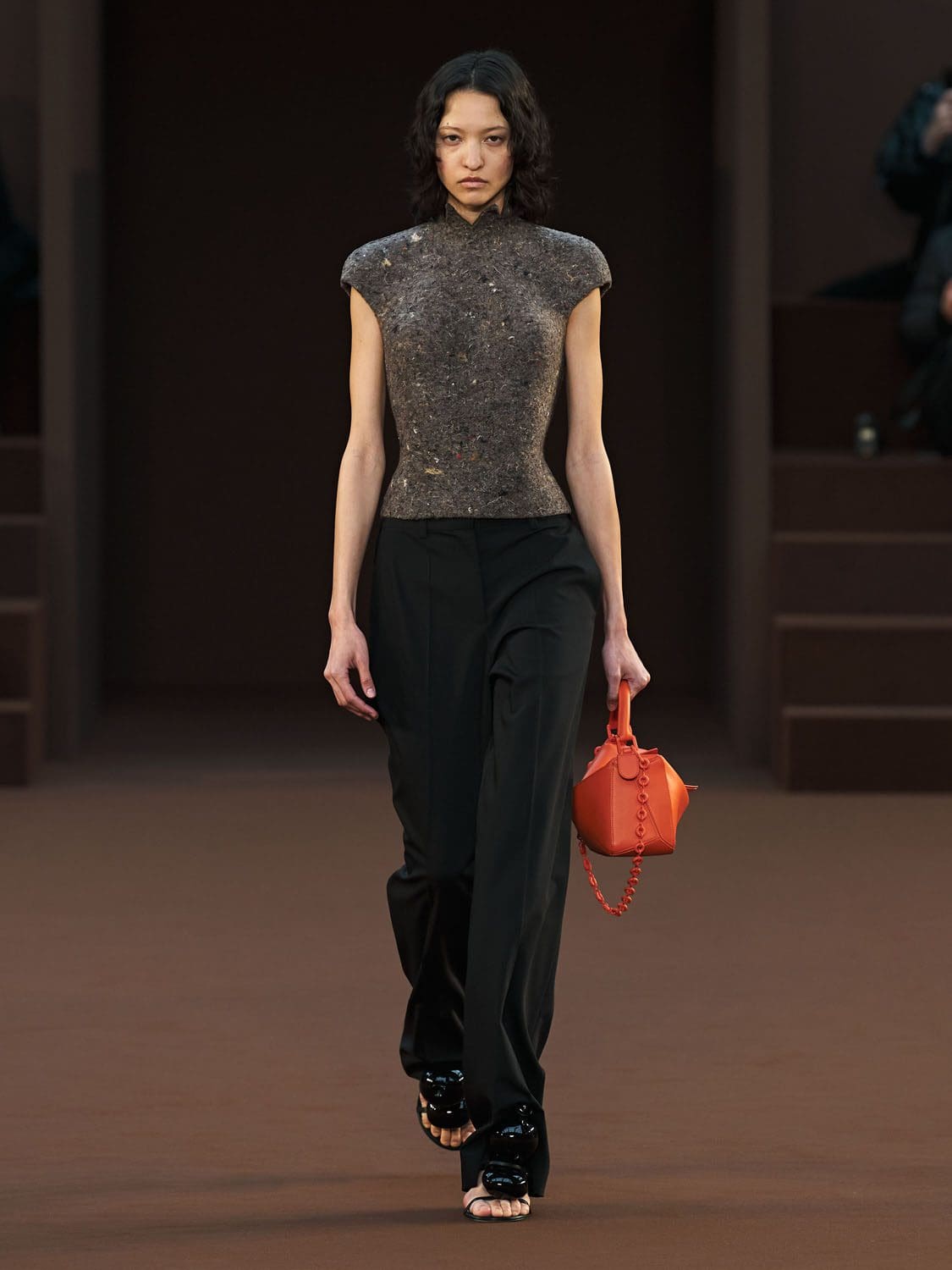 Loewe Herbst Winter 2022-2023 Paris Runway Magazin