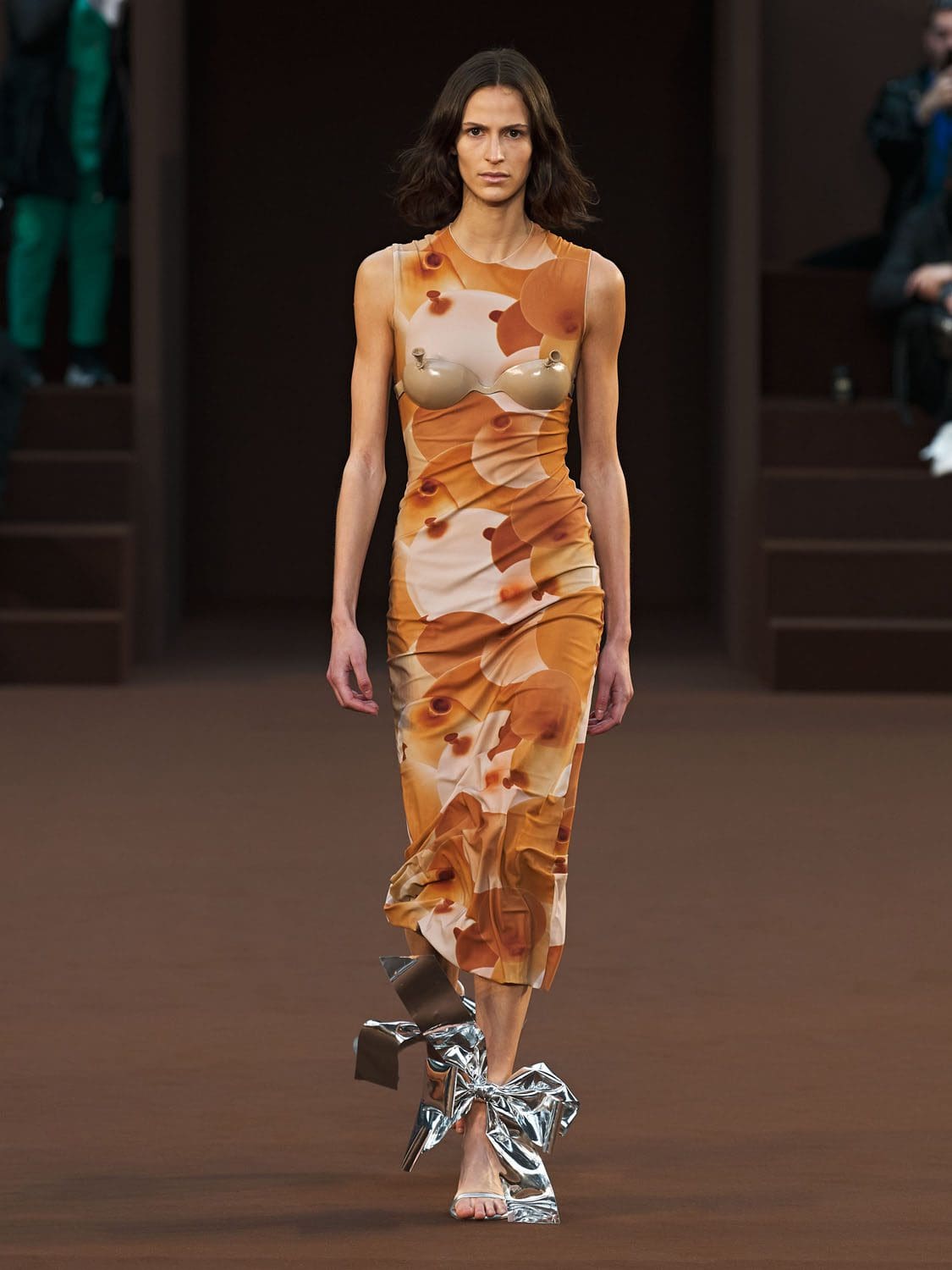 Loewe Herbst Winter 2022-2023 Paris Runway Magazin