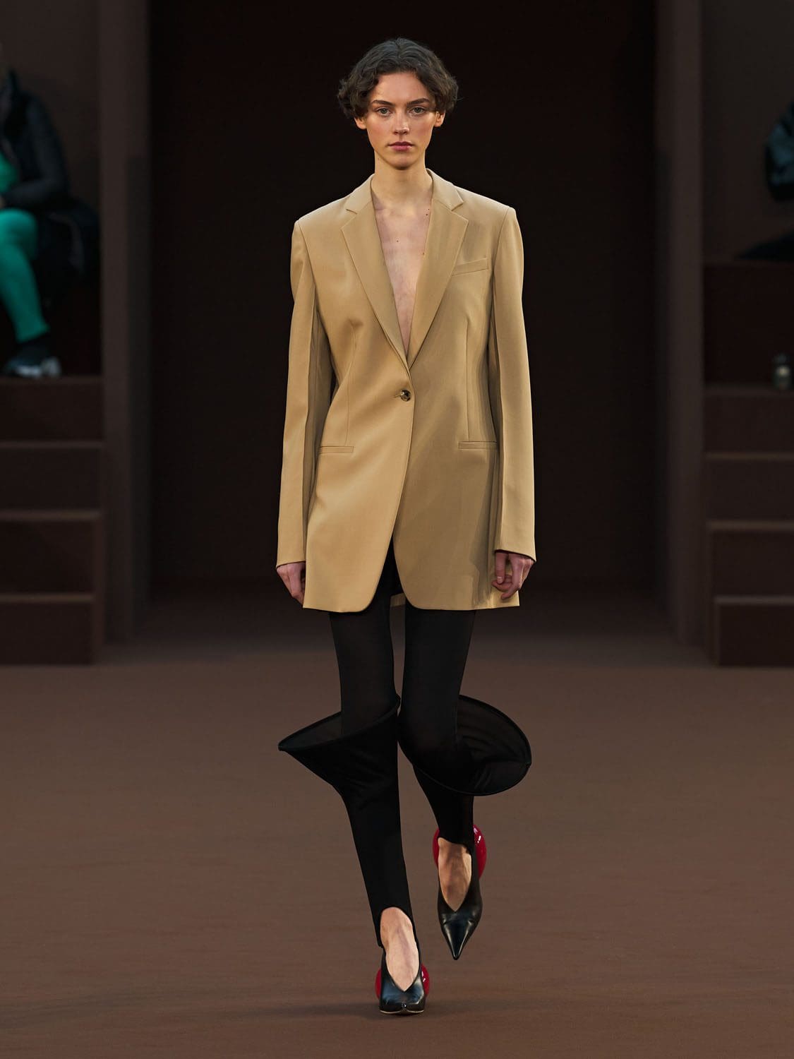 Loewe Herbst Winter 2022-2023 Paris Runway Magazin
