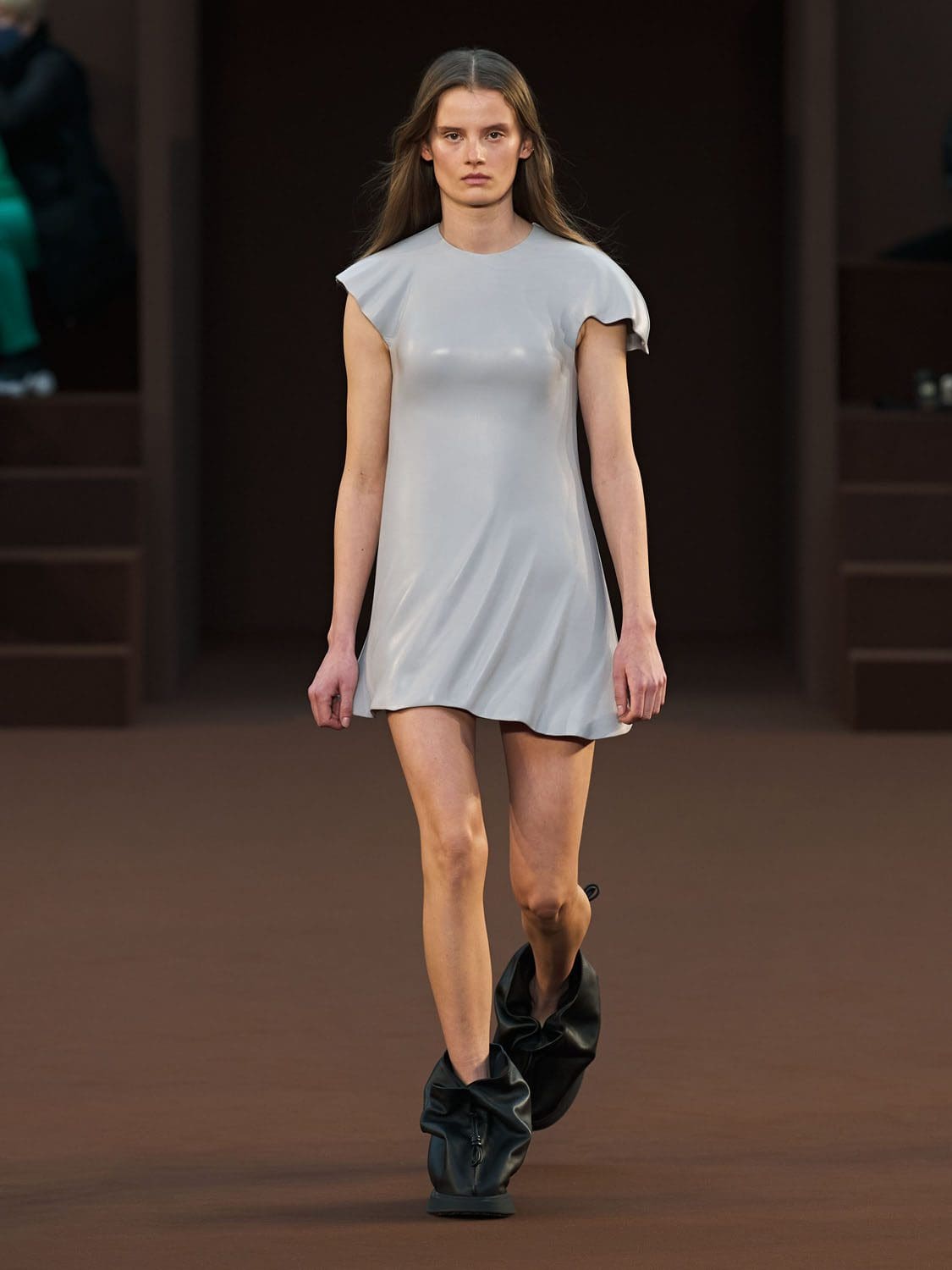 Loewe Herbst Winter 2022-2023 Paris Runway Magazin