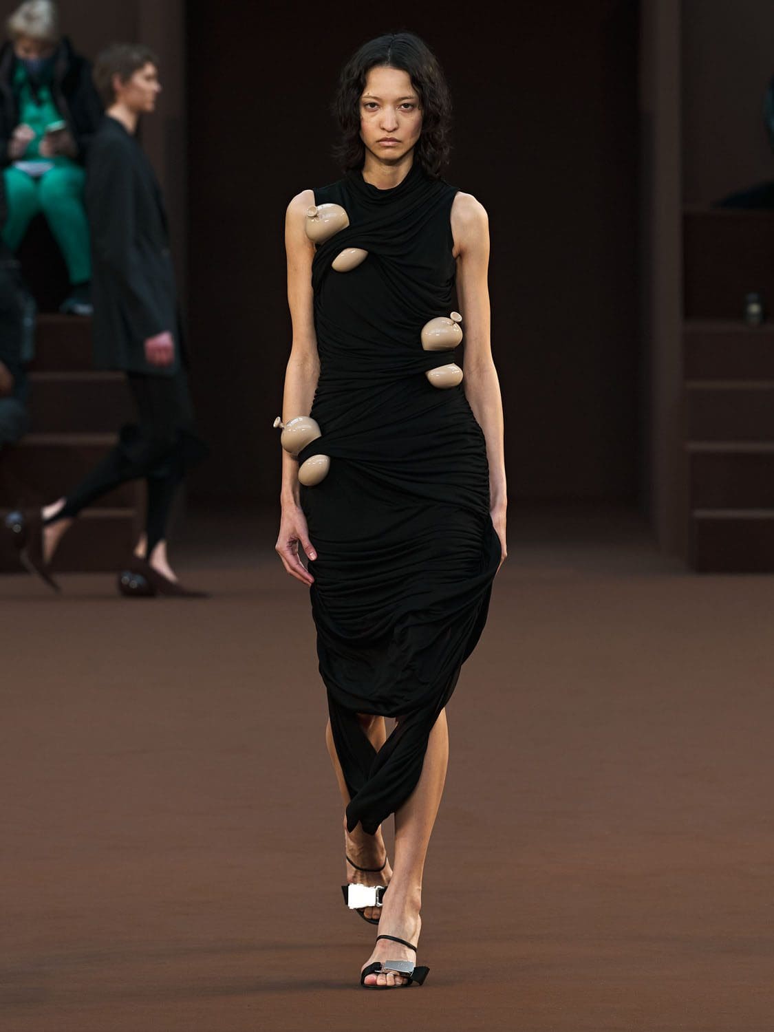Loewe Herbst Winter 2022-2023 Paris Runway Magazin