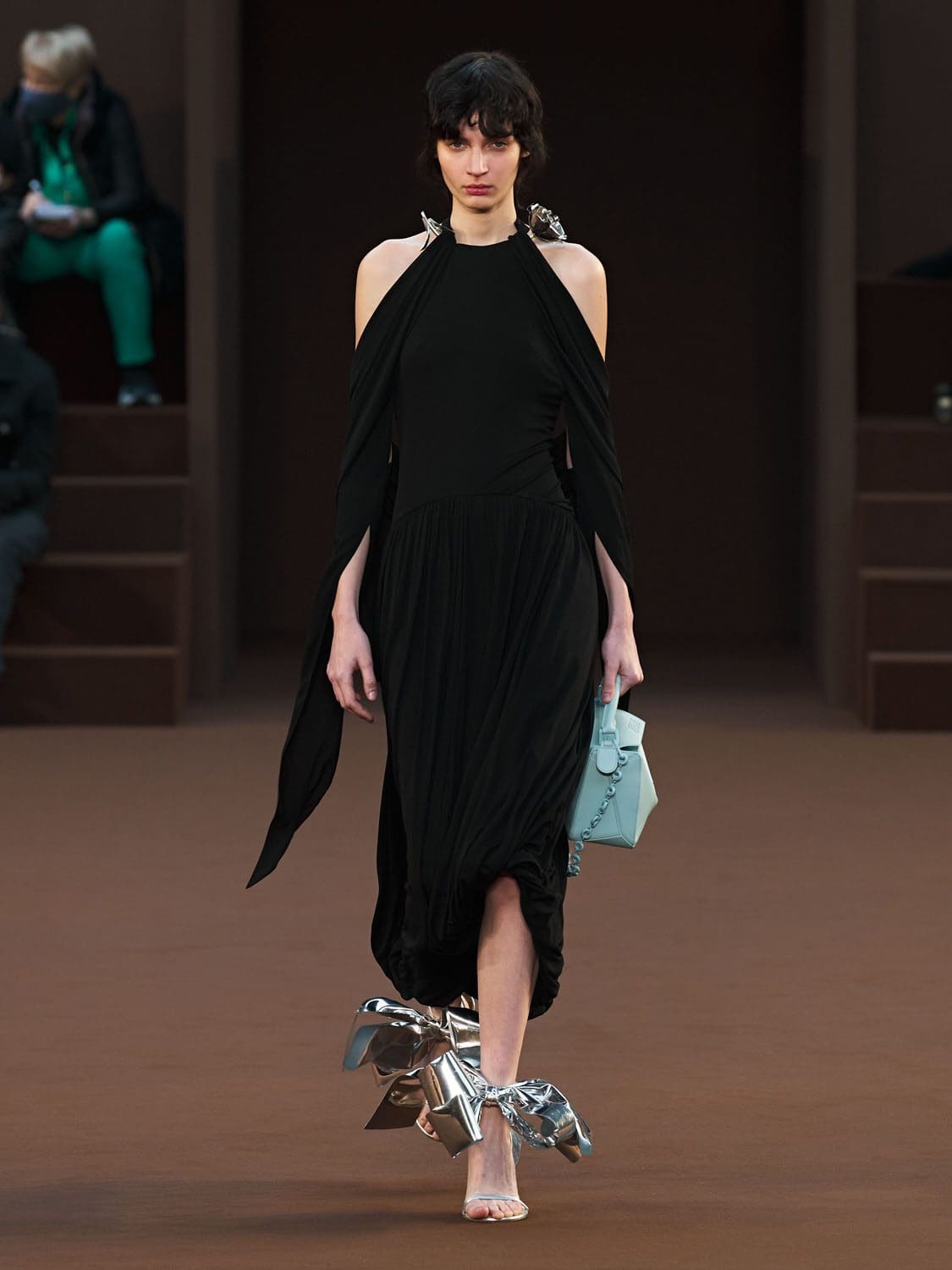 Loewe Herbst Winter 2022-2023 Paris Runway Magazin
