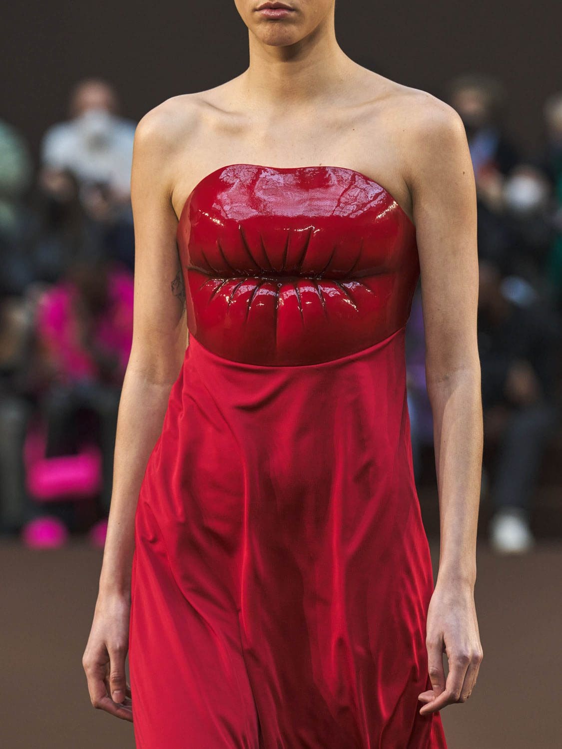 Loewe Herbst Winter 2022-2023 Paris Runway Magazin