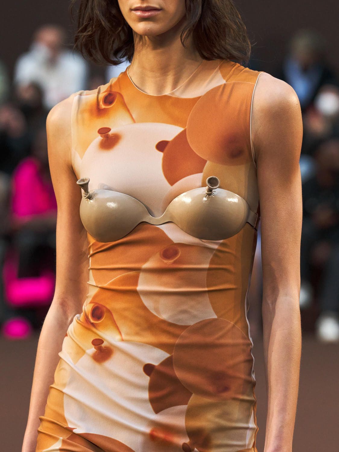 Loewe Herbst Winter 2022-2023 Paris Runway Magazin