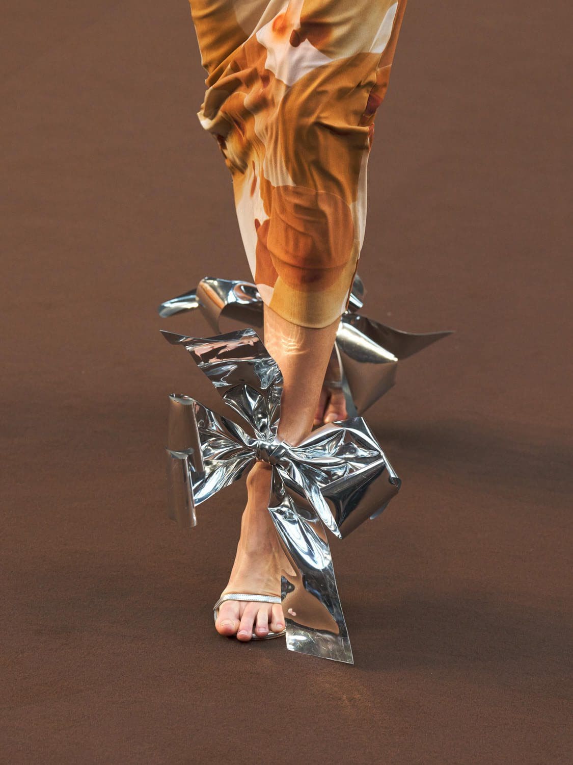 Loewe Herbst Winter 2022-2023 Paris Runway Magazin