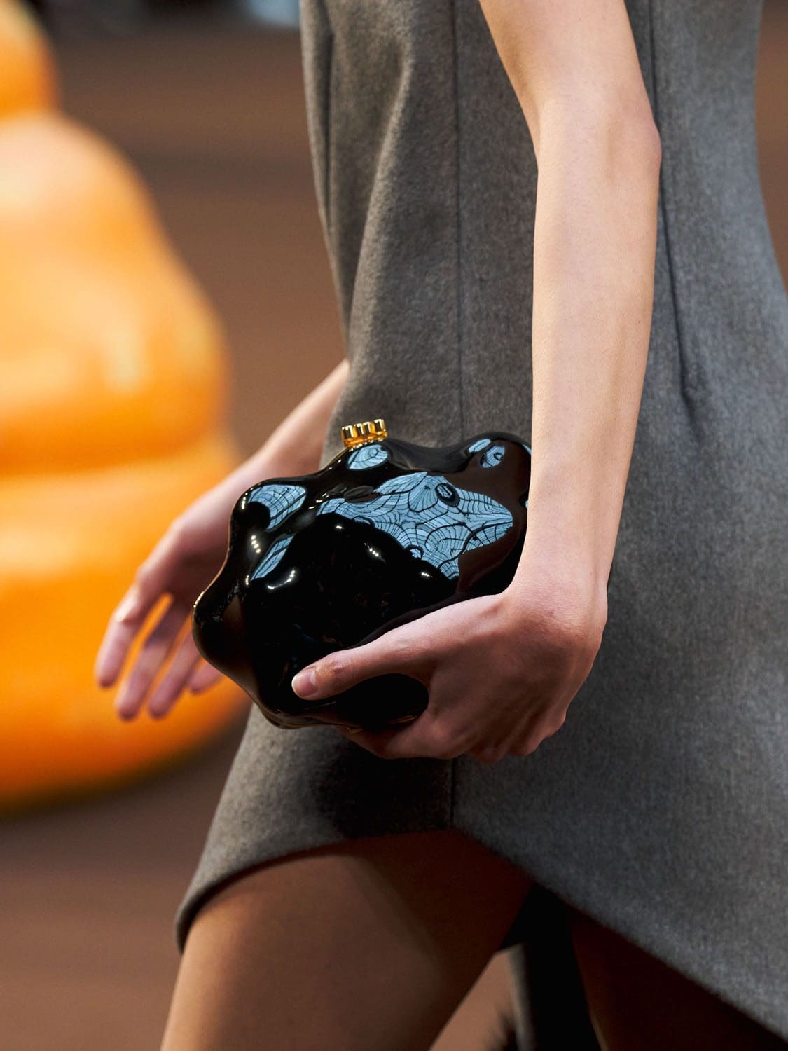 Loewe Herbst Winter 2022-2023 Paris Runway Magazin