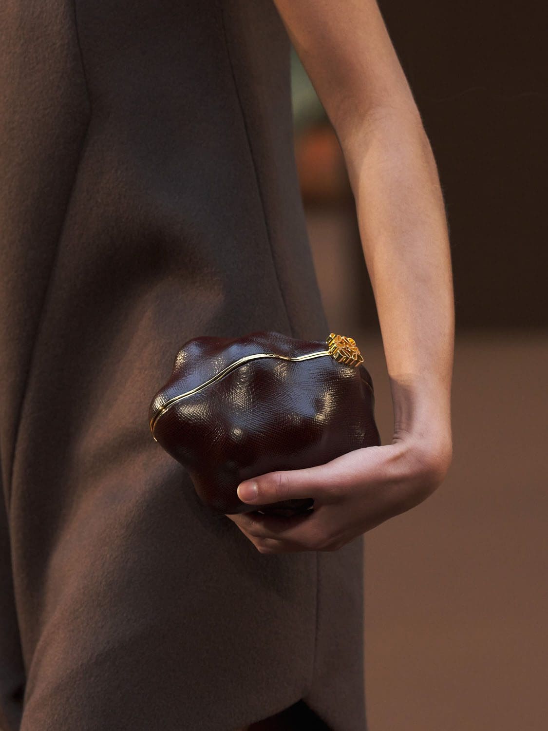 Loewe Herbst Winter 2022-2023 Paris Runway Magazin