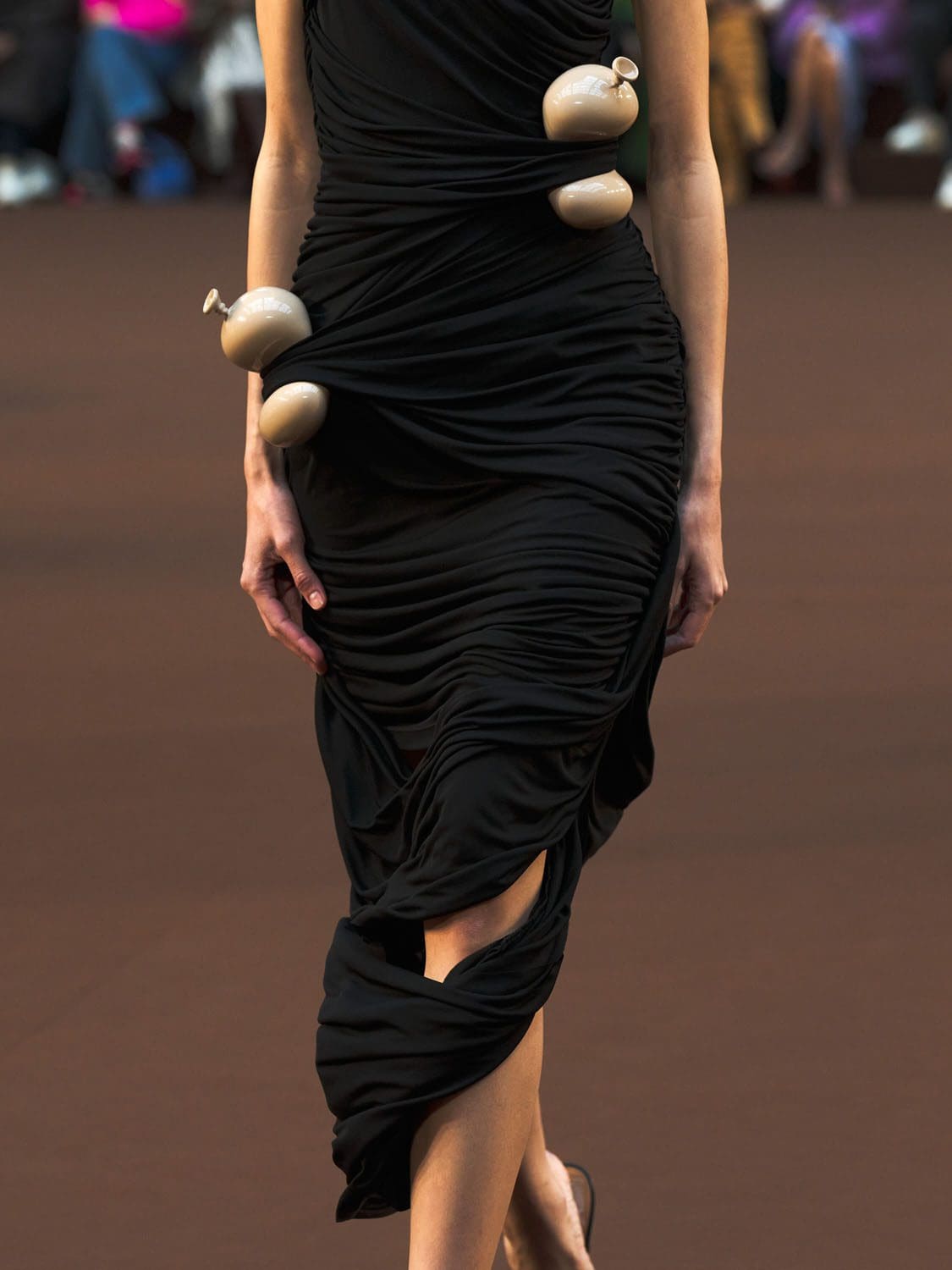 Loewe Herbst Winter 2022-2023 Paris Runway Magazin
