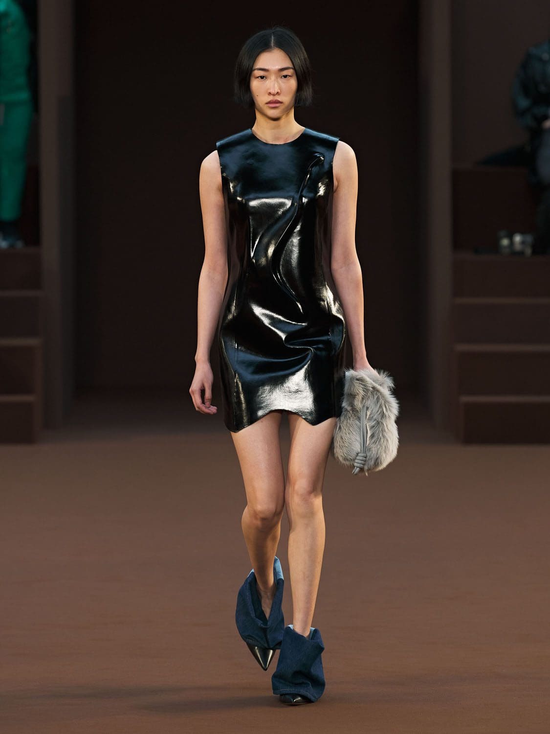 Loewe Herbst Winter 2022-2023 Paris Runway Magazin