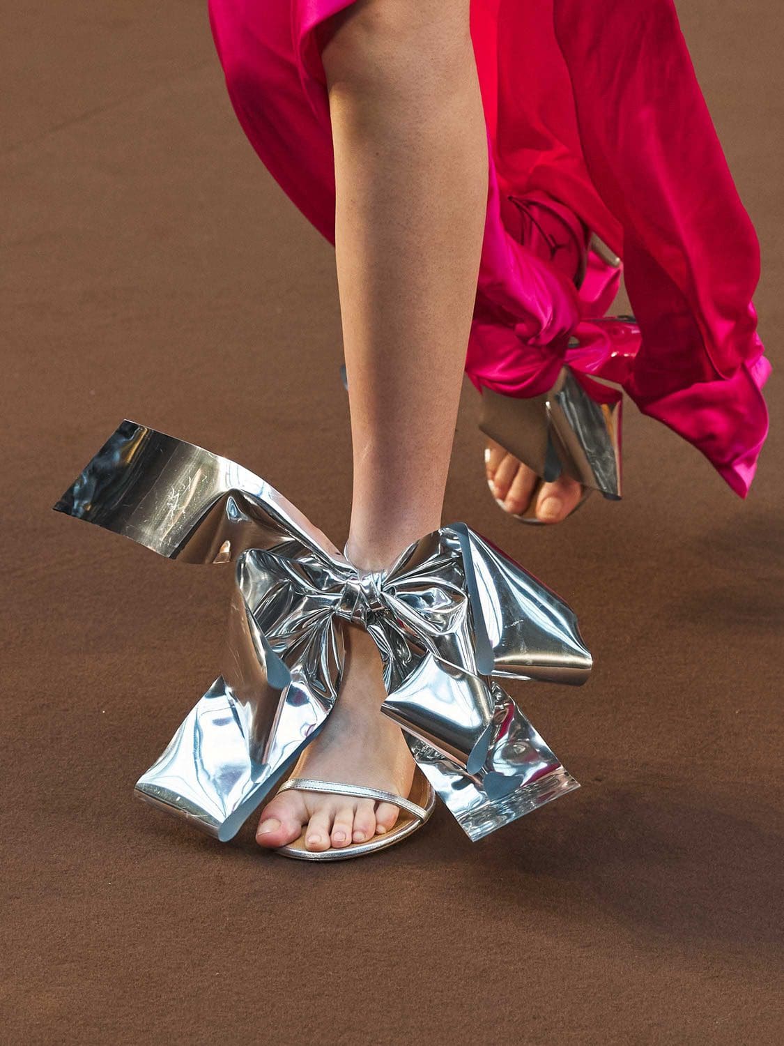 Loewe Herbst Winter 2022-2023 Paris Runway Magazin