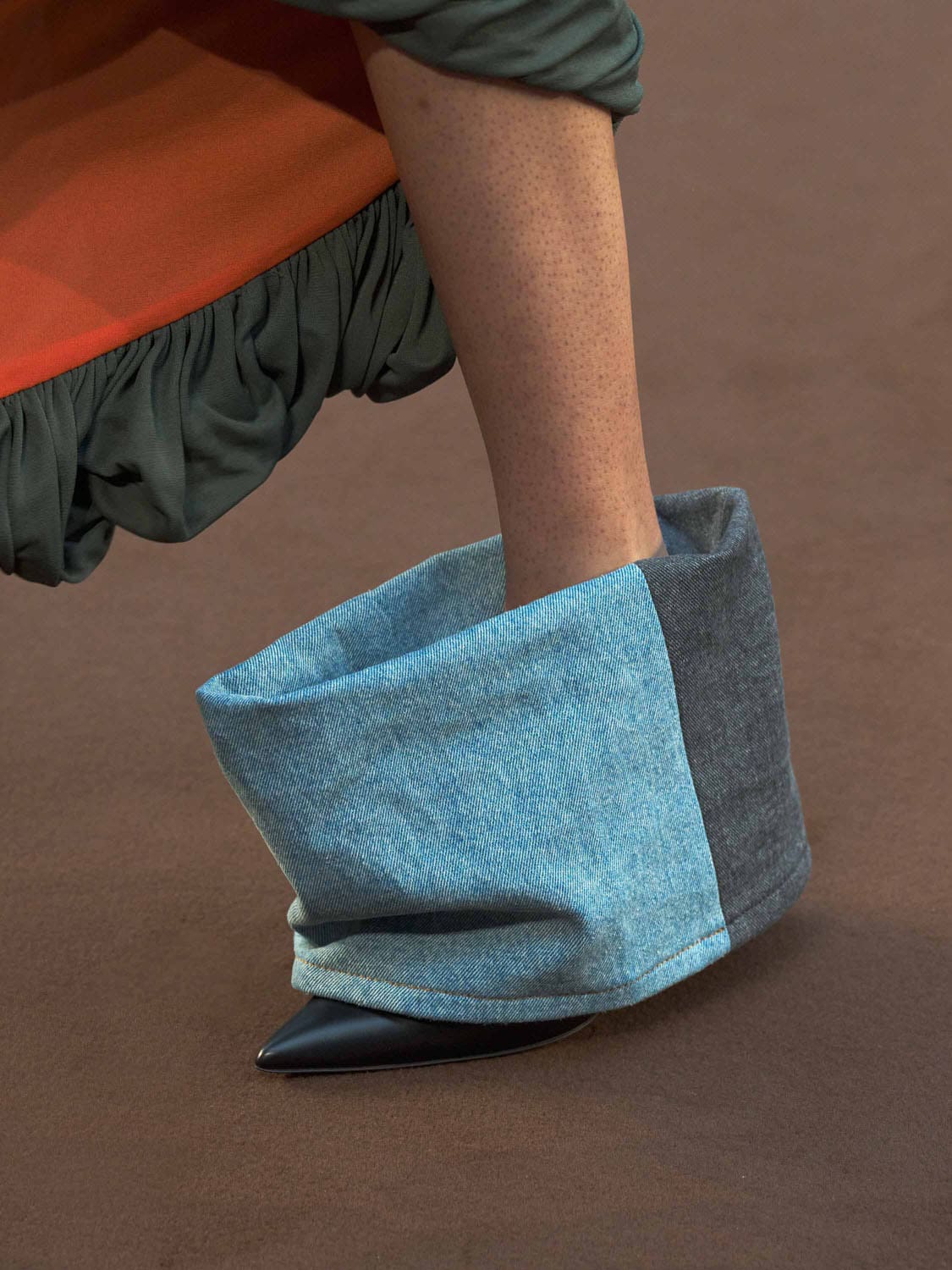 Loewe Herbst Winter 2022-2023 Paris Runway Magazin