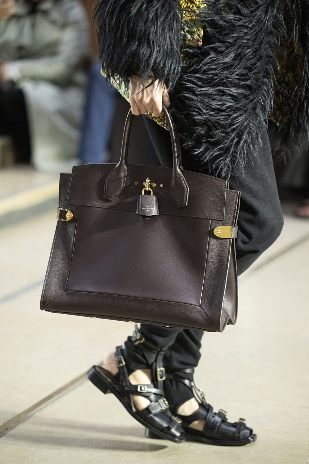 Louis Vuitton Bags and Shoes Fall 2022-2023 Runway Magazine
