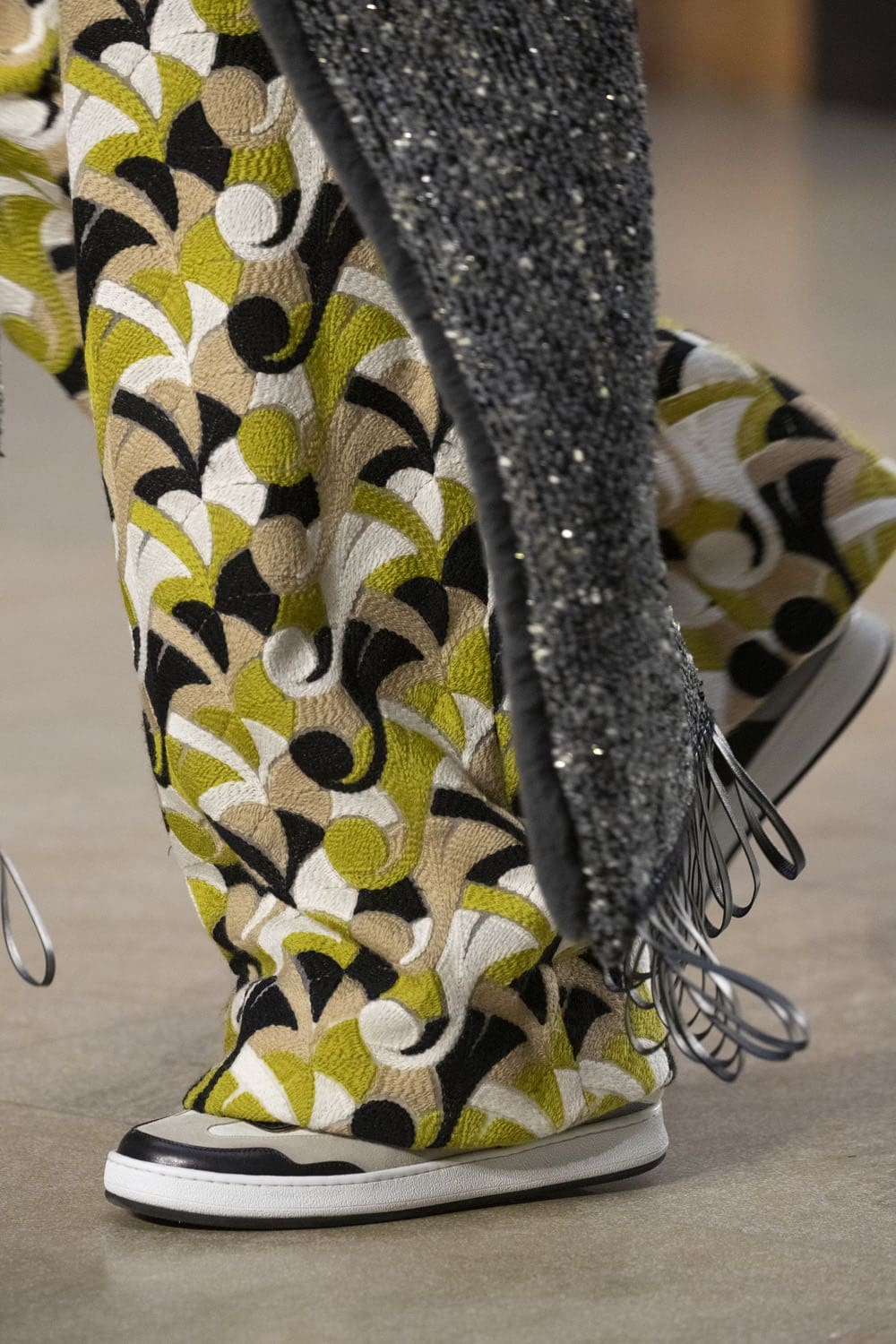 Louis Vuitton Bags and Shoes Fall 2022-2023 Runway Magazine