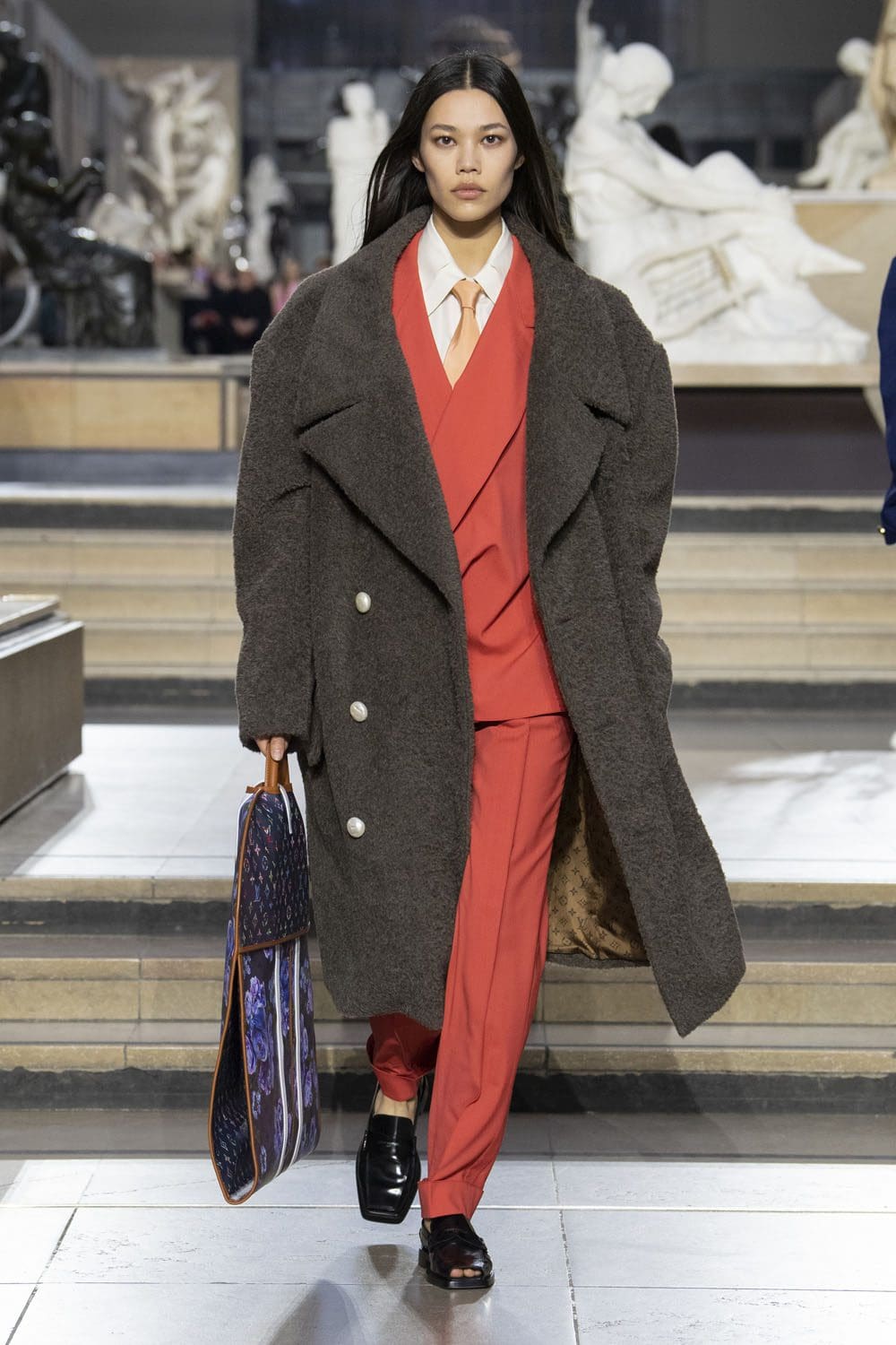 Louis Vuitton Fall Winter 2022-2023 Runway Magazine