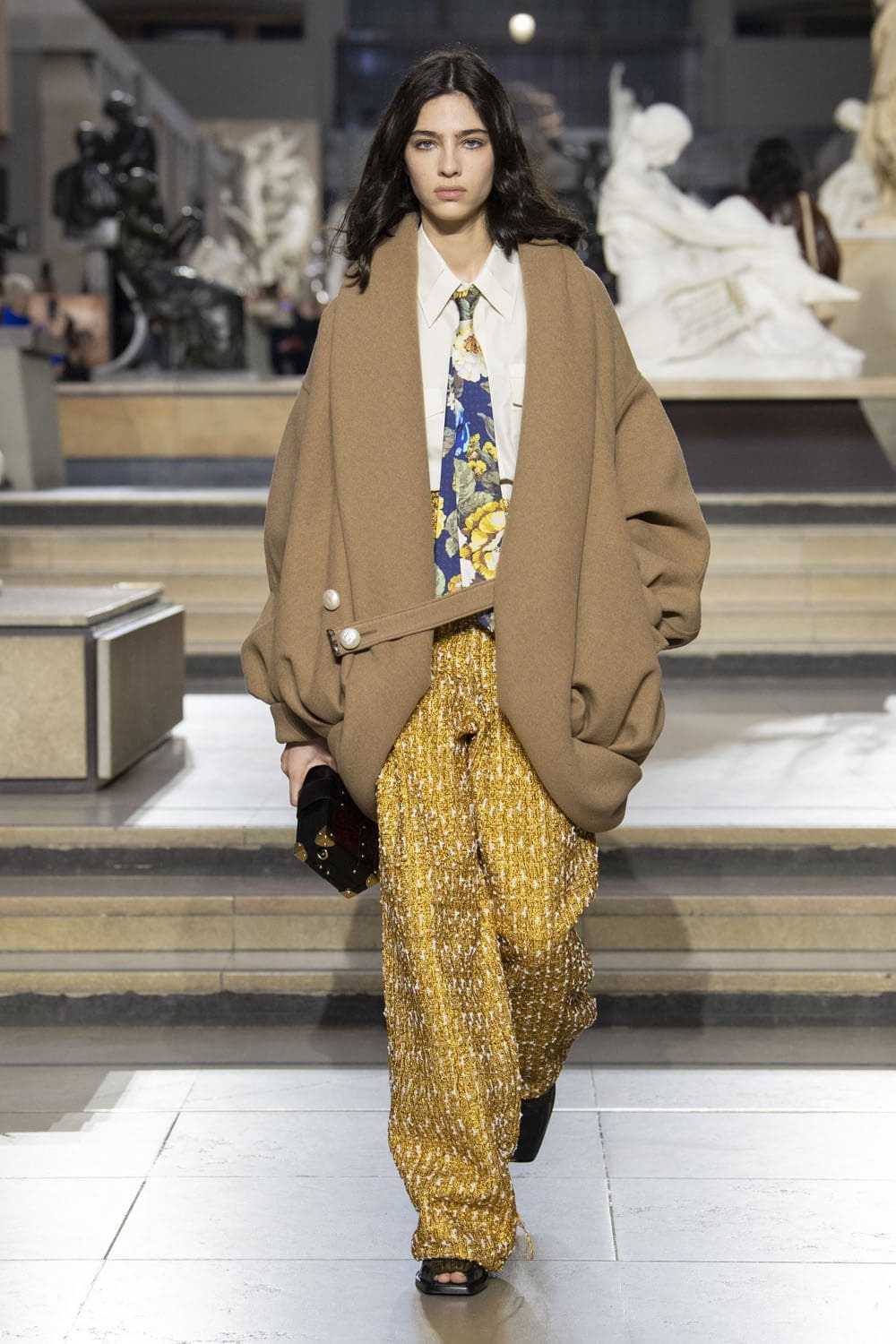 Louis Vuitton Fall Winter 2022-2023 Runway Magazine