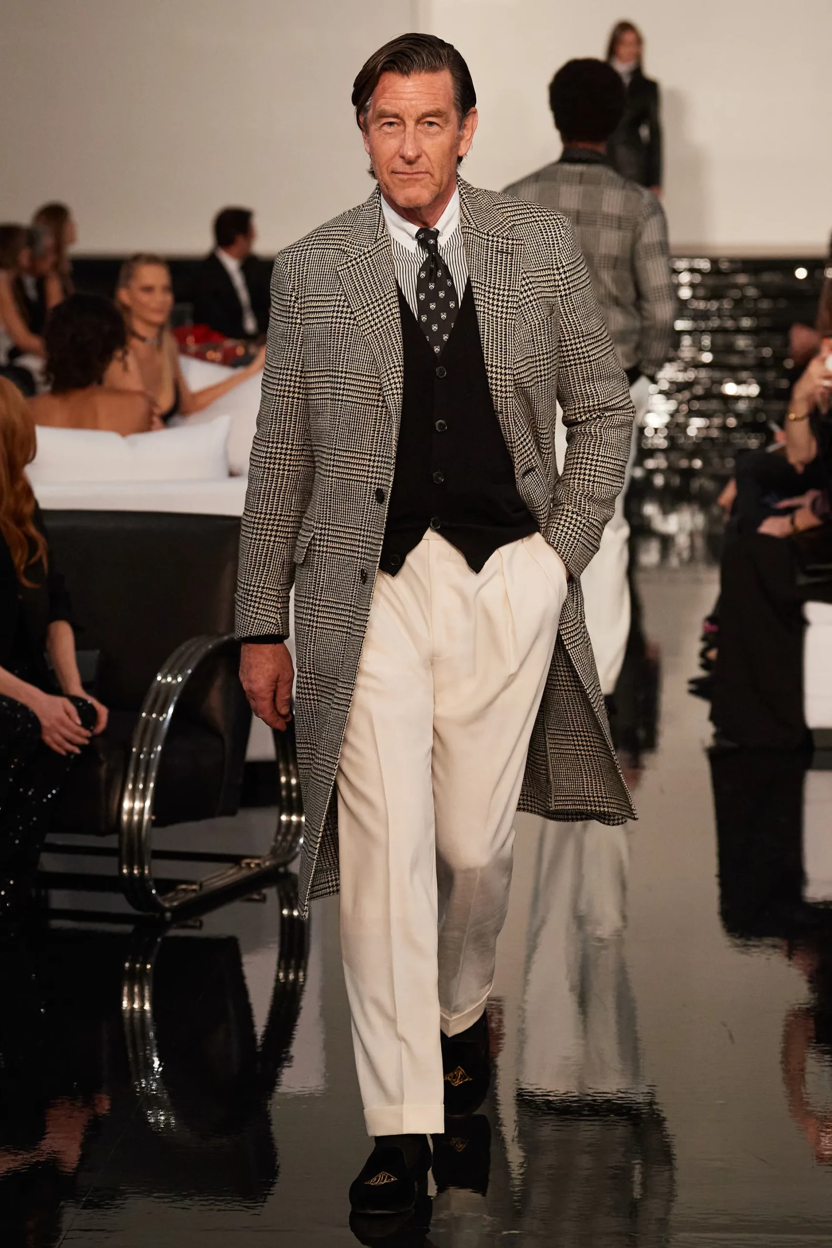 Ralph Lauren Fall Winter 2022-2023 New York Runway Magazine