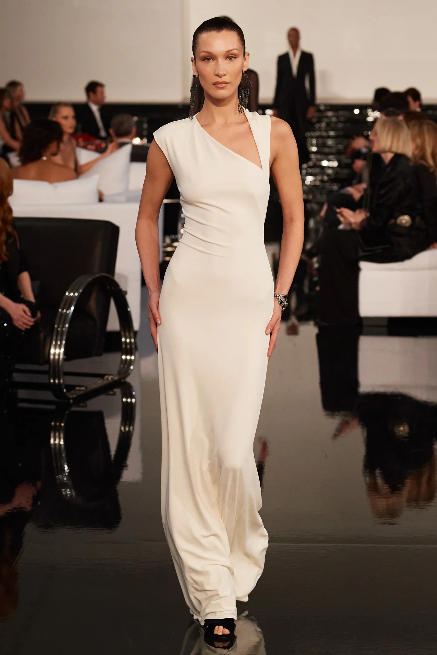 Ralph Lauren Fall Winter 2022-2023 New York Runway Magazine