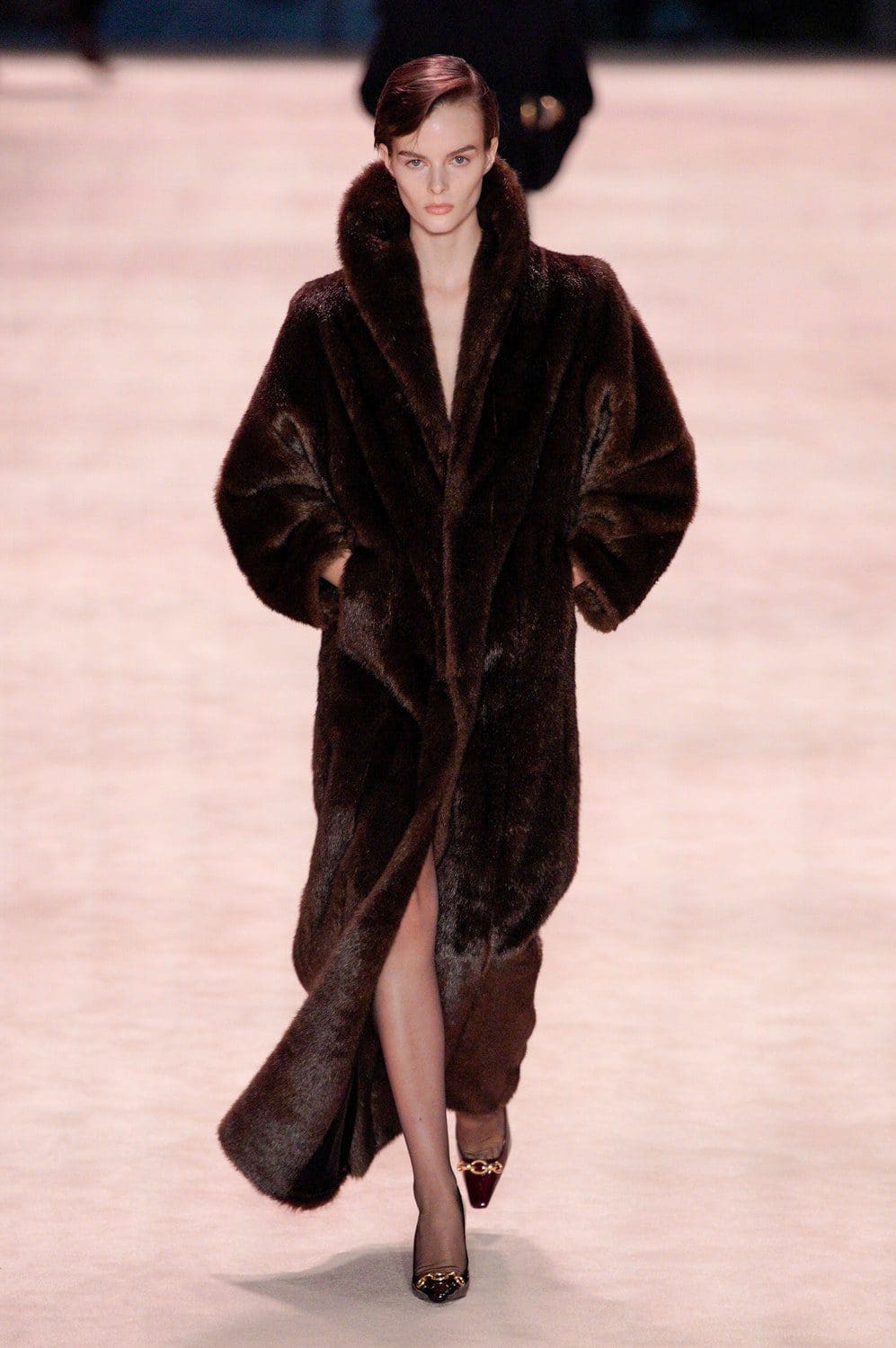 Saint Laurent outono inverno 2022-2023 Paris Runway revista
