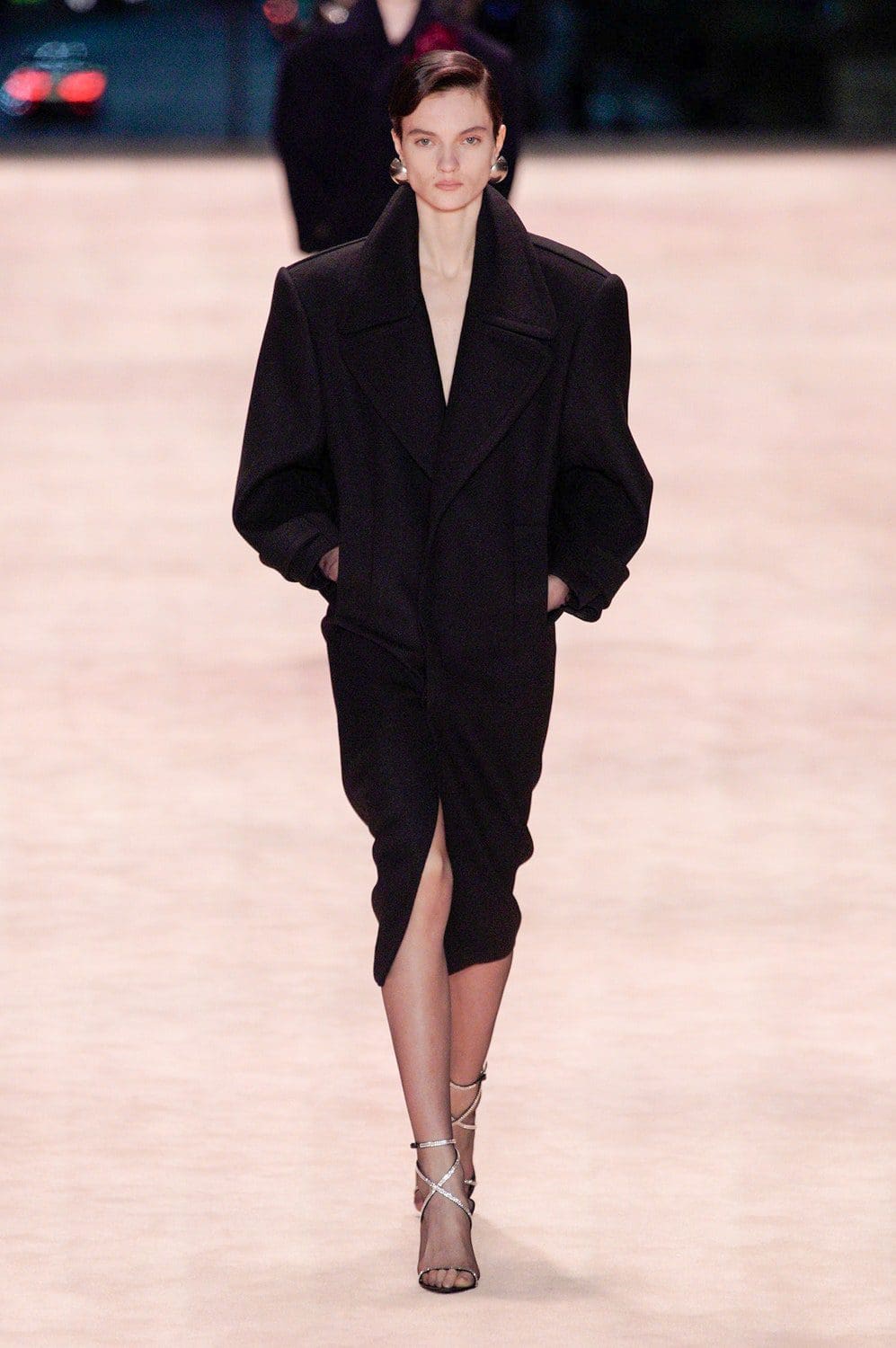 Saint Laurent outono inverno 2022-2023 Paris Runway revista