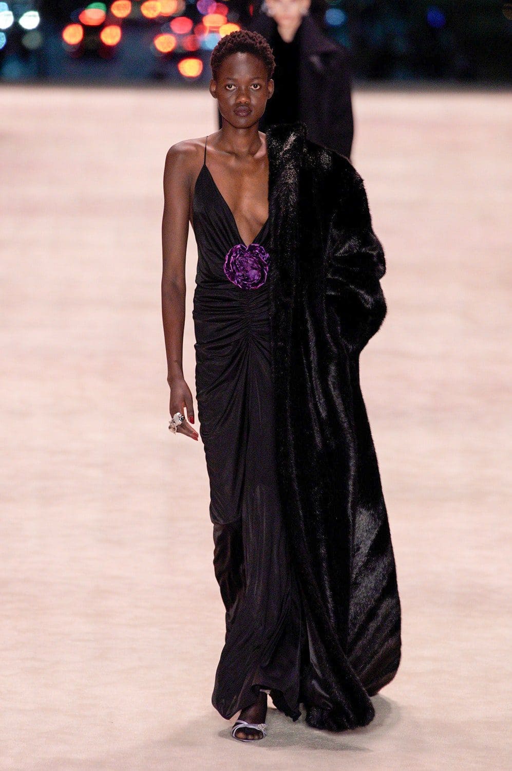 Saint Laurent outono inverno 2022-2023 Paris Runway revista