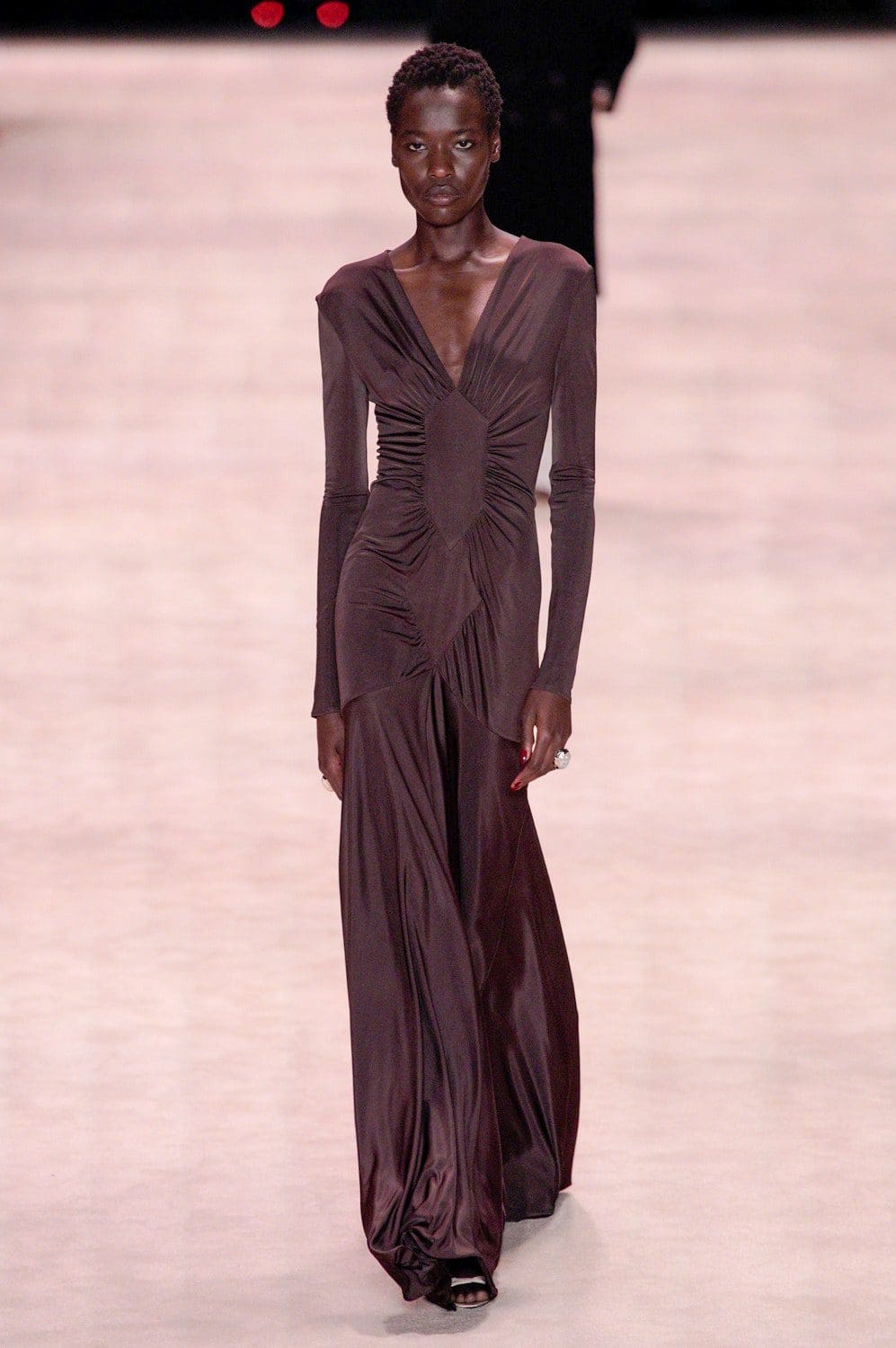 Saint Laurent outono inverno 2022-2023 Paris Runway revista