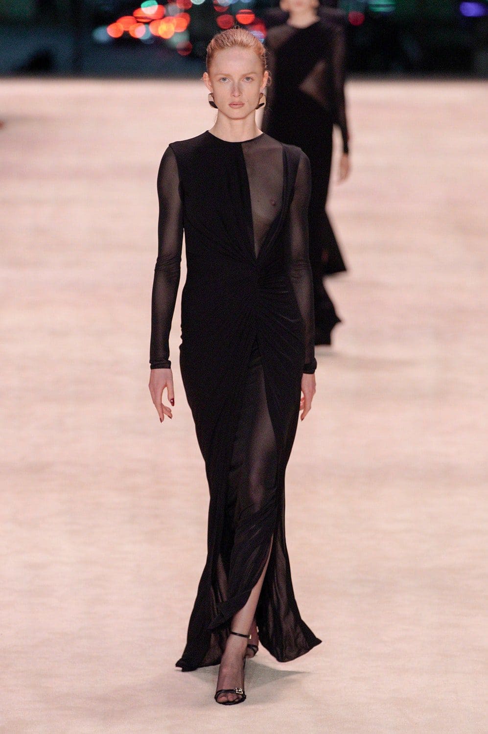 Saint Laurent outono inverno 2022-2023 Paris Runway revista