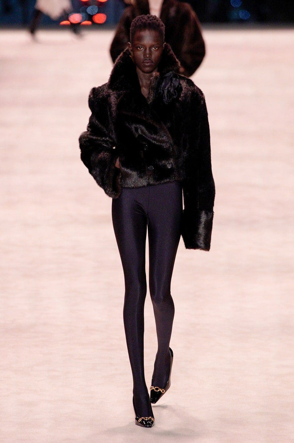 Saint Laurent outono inverno 2022-2023 Paris Runway revista