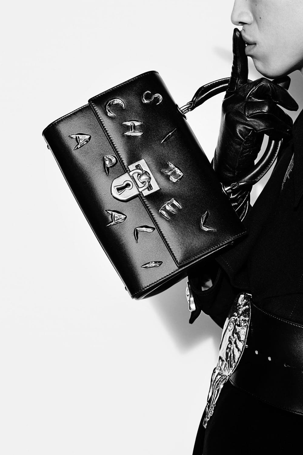 Schiaparelli Fall Winter 2022-2023 Runway Magazine