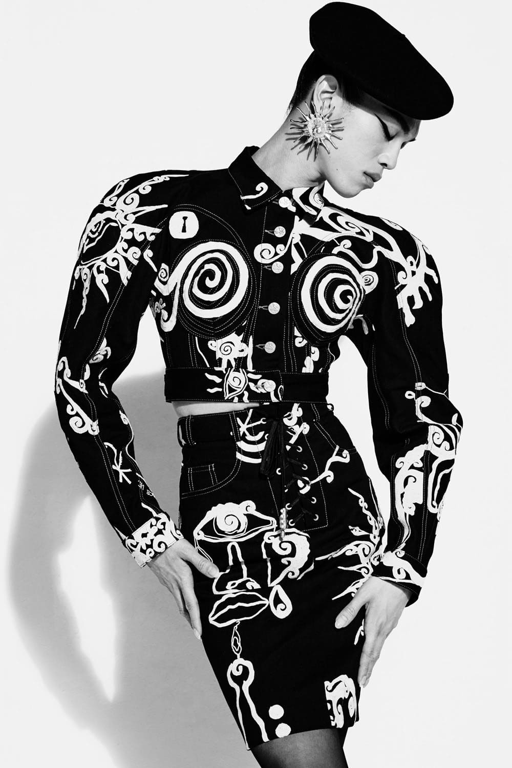 Schiaparelli Fall Winter 2022-2023 Runway Magazine