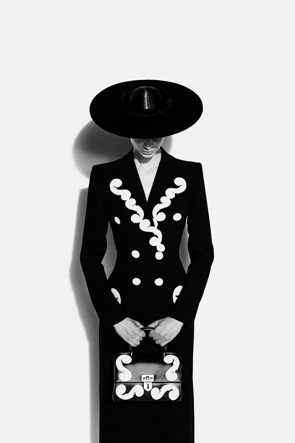 Schiaparelli Fall Winter 2022-2023 Runway Magazine
