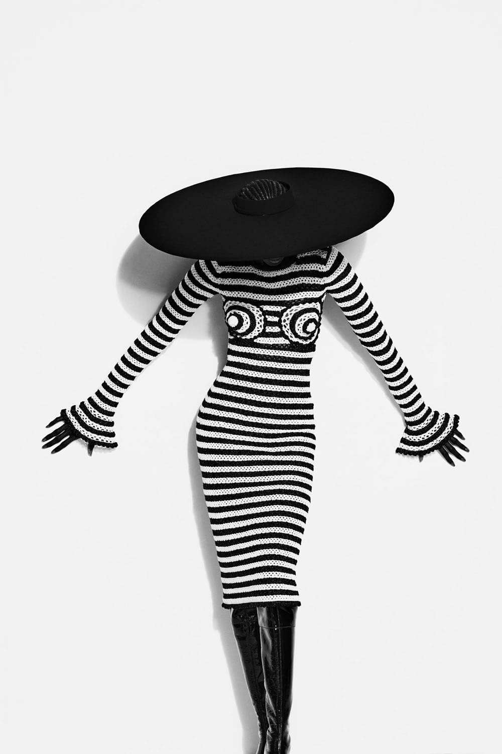 Schiaparelli Fall Winter 2022-2023 Runway Magazine