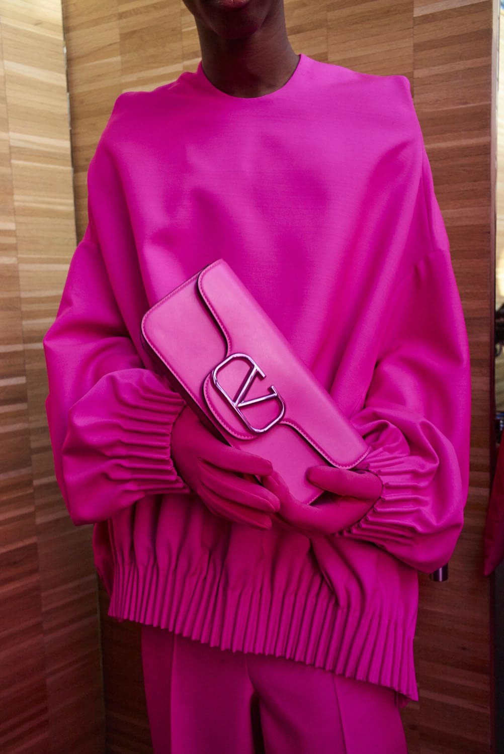 Valentino Backstage Especial Rosa Outono 2022-2023 Runway revista
