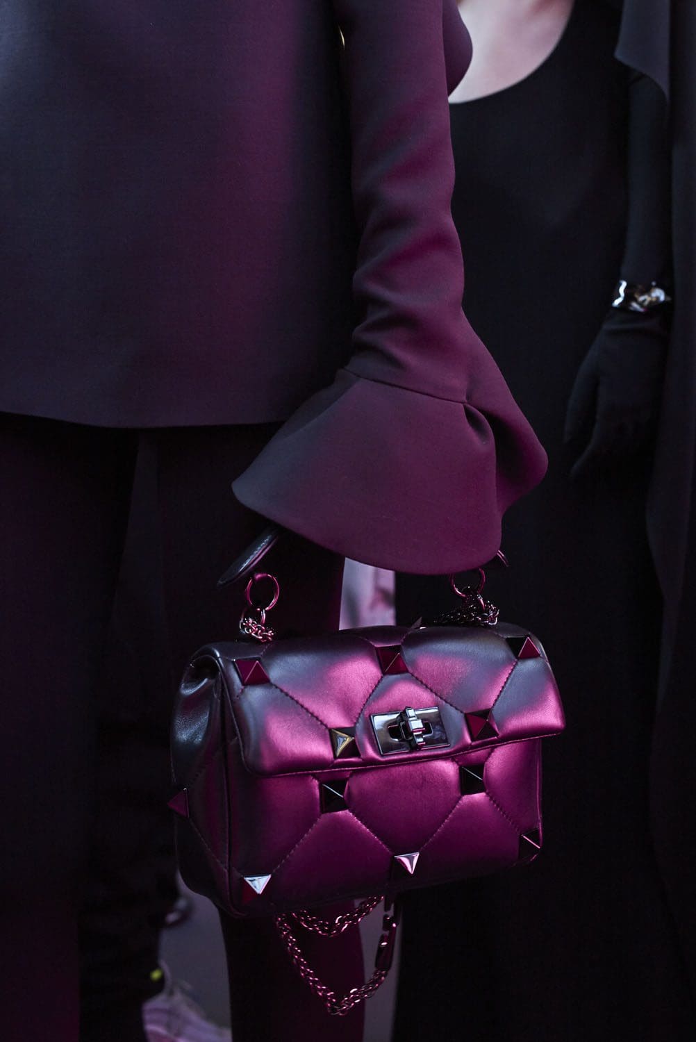 Valentino Backstage Especial Rosa Outono 2022-2023 Runway revista