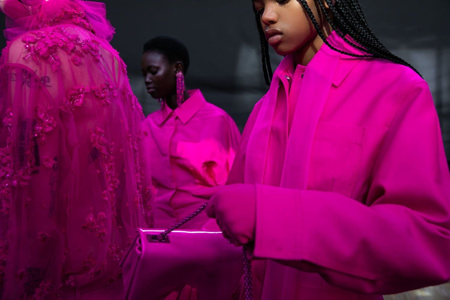 Valentino Backstage Especial Rosa Outono 2022-2023 Runway revista