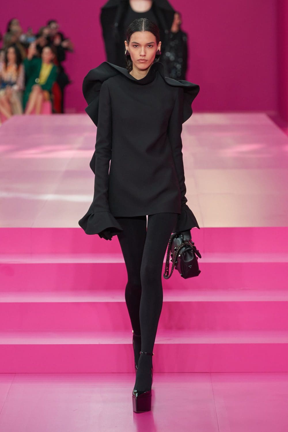 Valentino Herbst Winter 2022-2023 Paris Runway Magazin
