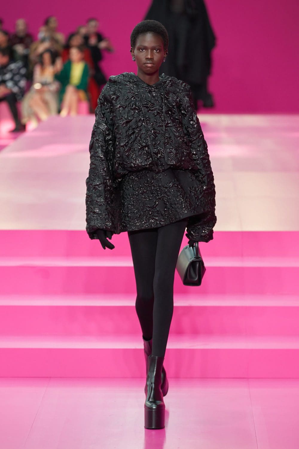 Valentino Herbst Winter 2022-2023 Paris Runway Magazin