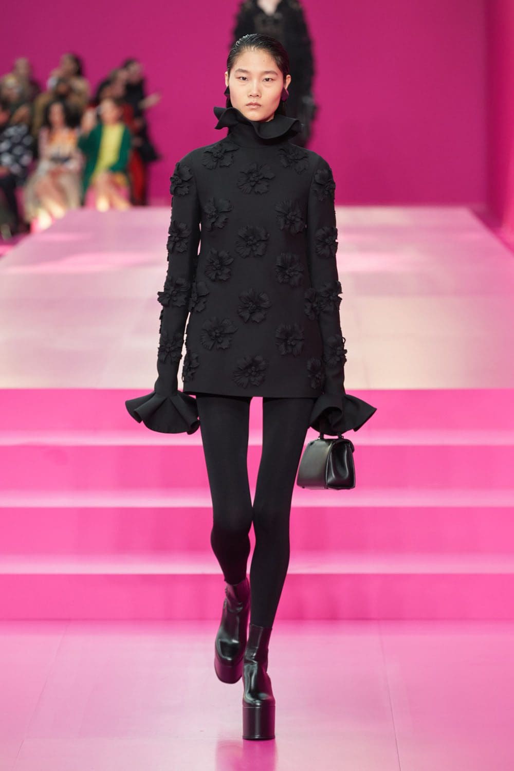 Valentino Herbst Winter 2022-2023 Paris Runway Magazin