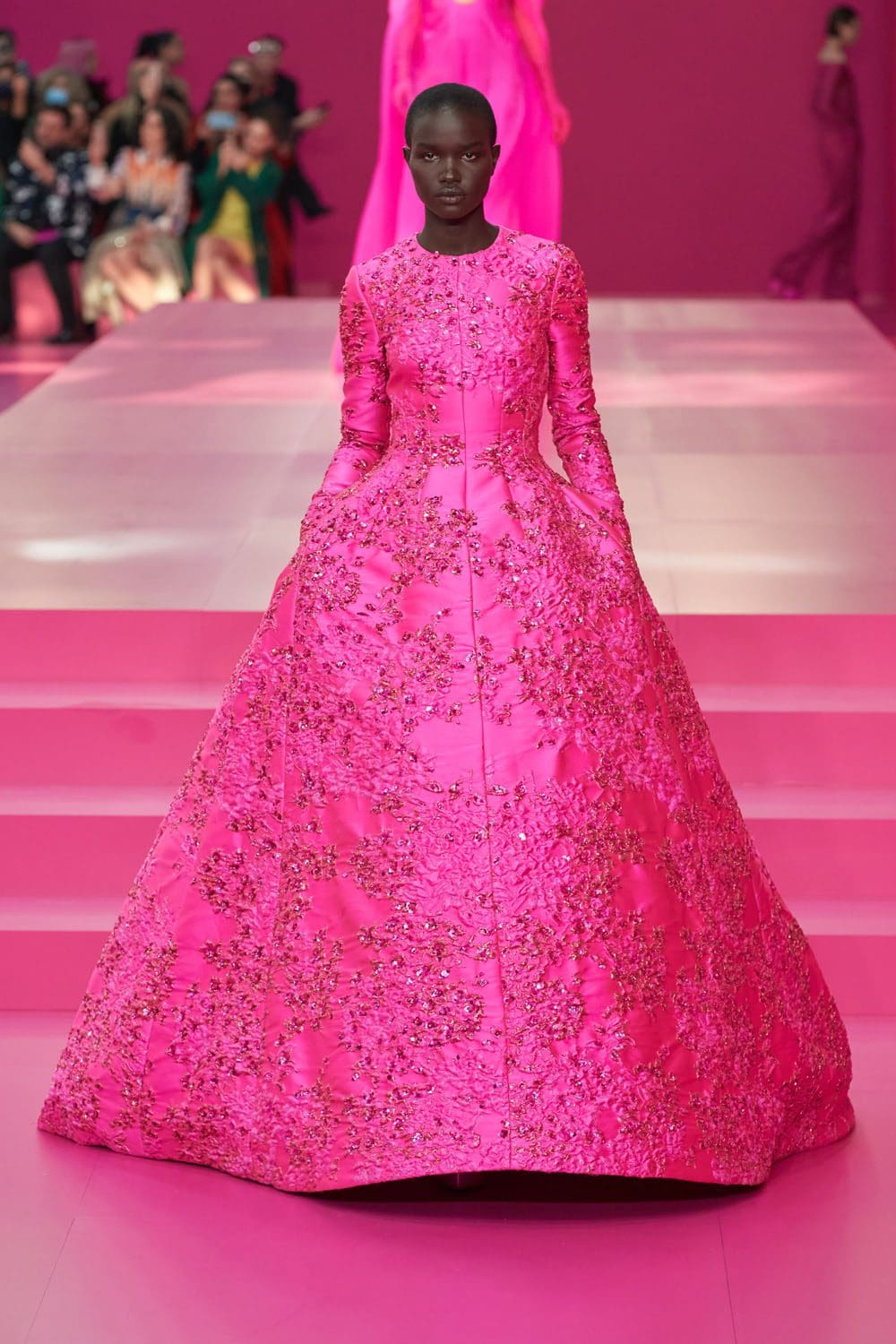 Valentino Herbst Winter 2022-2023 Paris Runway Magazin