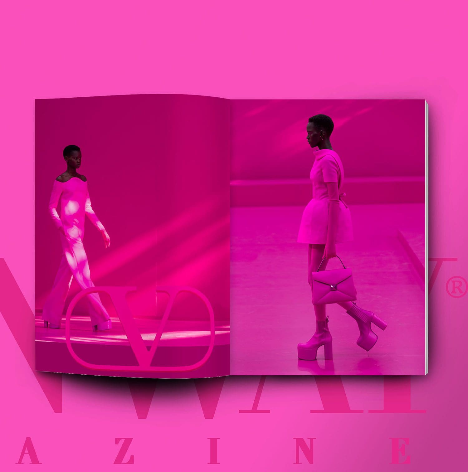Especial Valentino Rosa Issue Outono 2022-2023 Runway revista