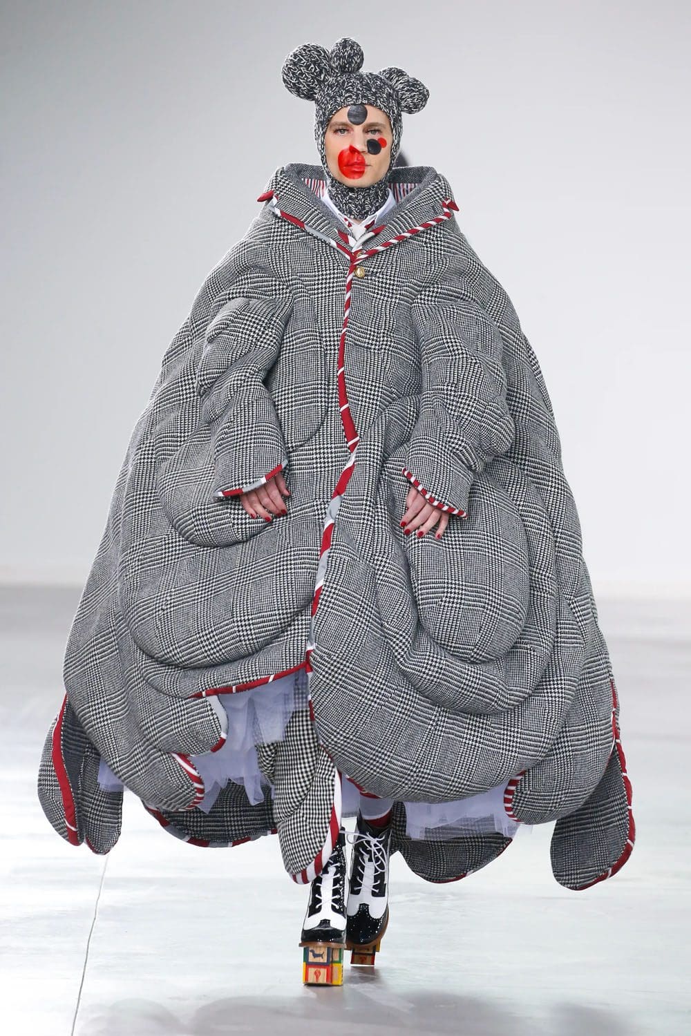 Thom Browne Herbst Winter 2022 2023 runway Zeitschrift (23)