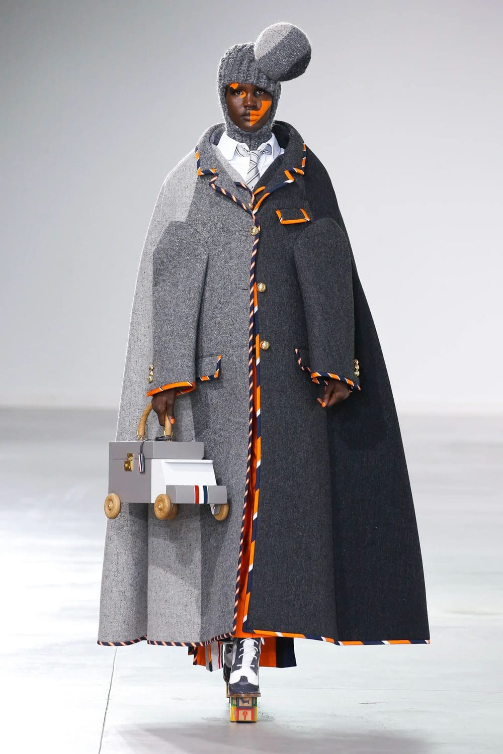 Thom Browne Herbst Winter 2022 2023 runway Zeitschrift (37)