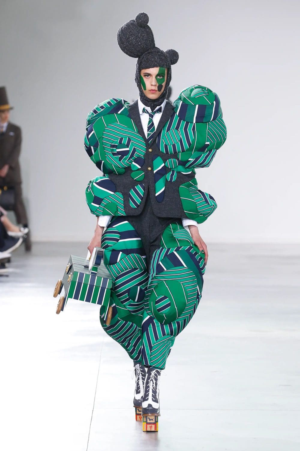 Thom Browne Herbst Winter 2022 2023 runway Zeitschrift (43)