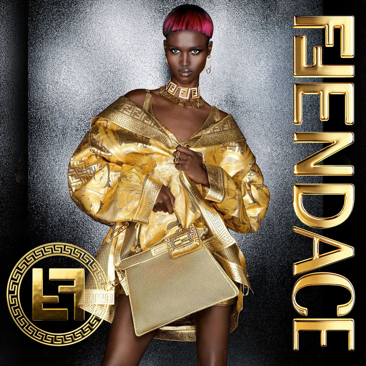 Colaboração Fendace - Fendi Versace - maio de 2022 Runway revista
