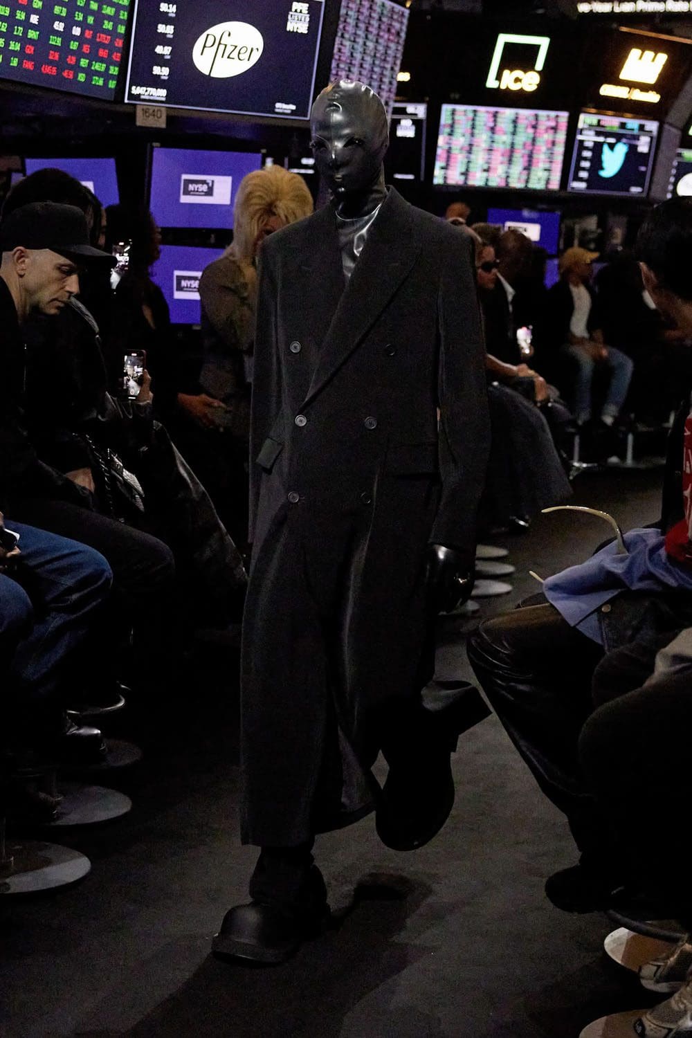 Balenciaga Resort 2023 New York Runway Revistas