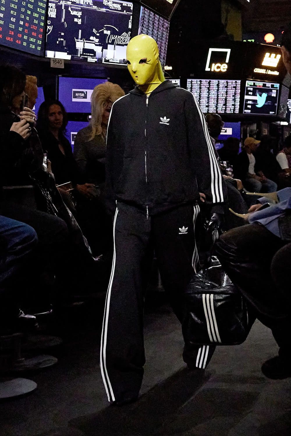 Balenciaga Resort 2023 New York Runway Revistas