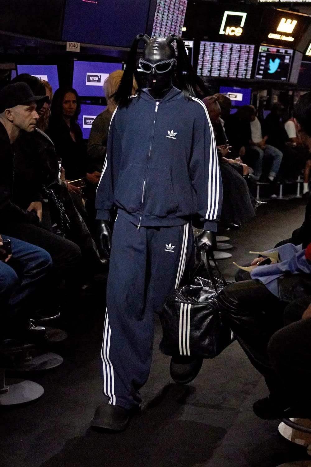 Balenciaga Resort 2023 New York Runway Revistas
