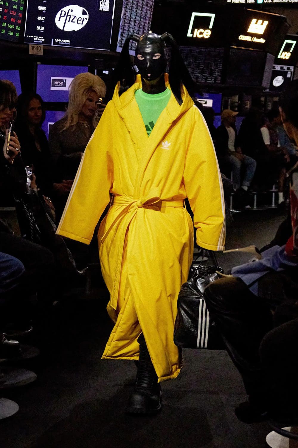 Balenciaga Resort 2023 New York Runway Revistas