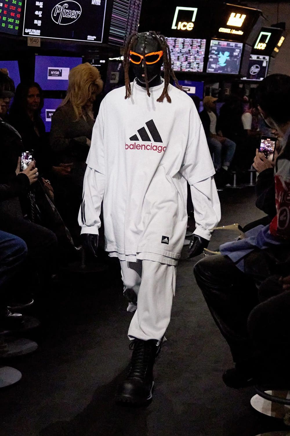 Balenciaga Resort 2023 New York Runway Revistas