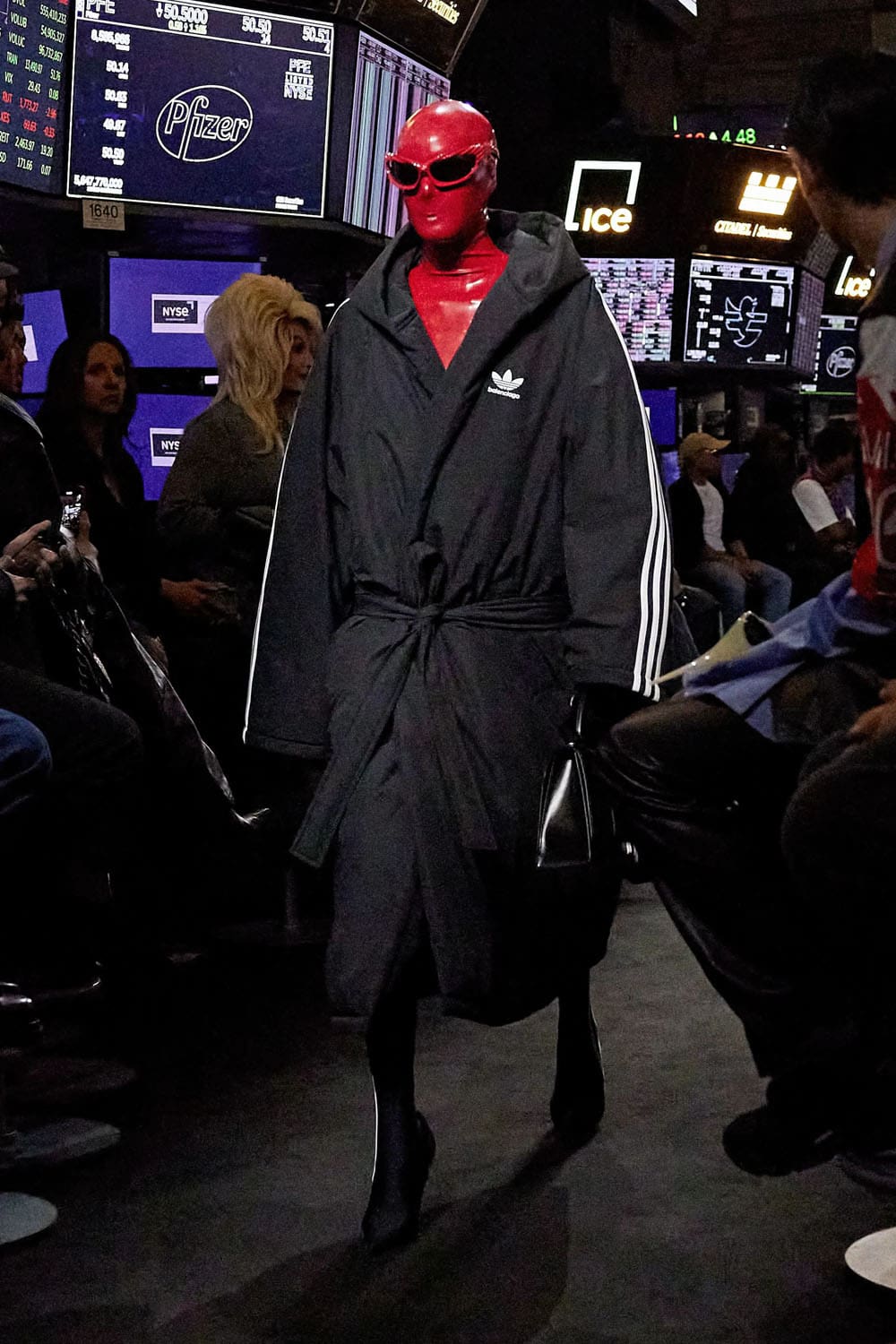 Balenciaga Resort 2023 New York Runway Revistas